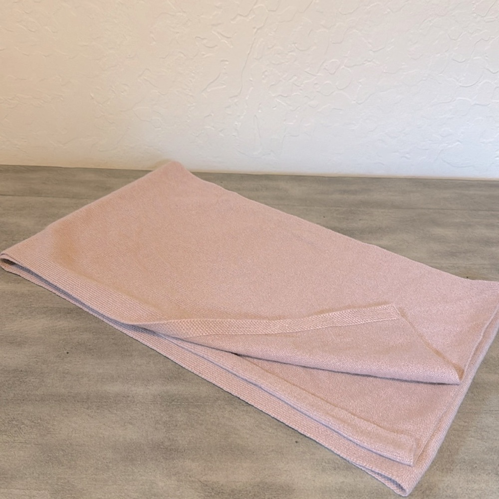 Cashmere Scarf, Beautiful Dusty Pink color, Perfect Condition, 11” x 72”